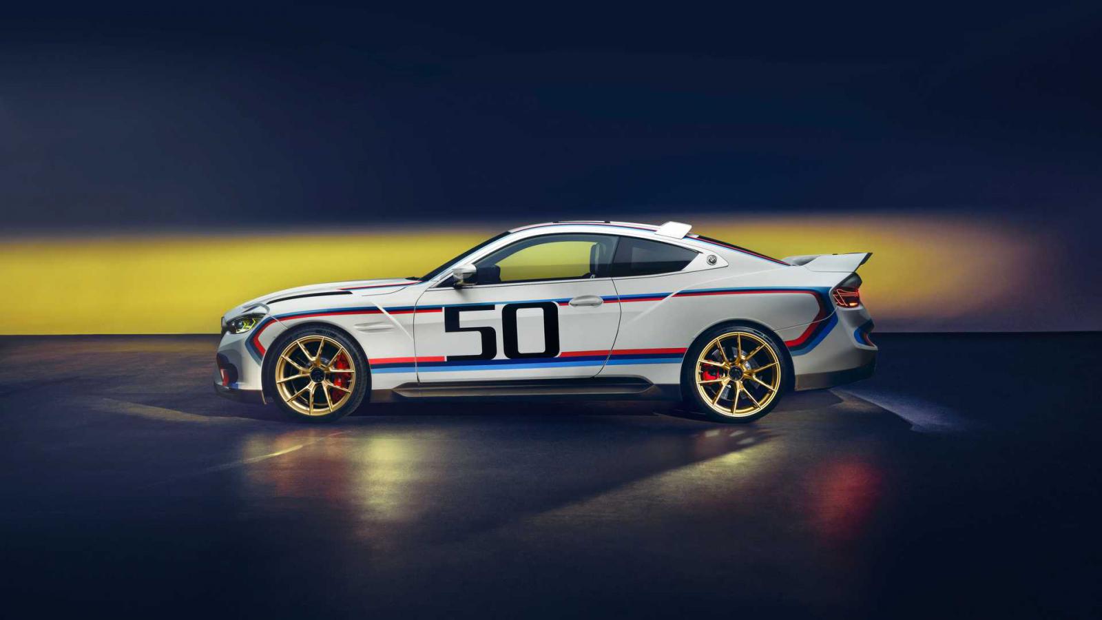 Η νέα BMW 3.0 CSL αποκαλύφθηκε με 560 άλογα  